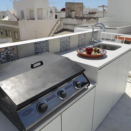 Дом отдыха Casa Rosa Rooftop Terrace Bbq Walk To Marina *